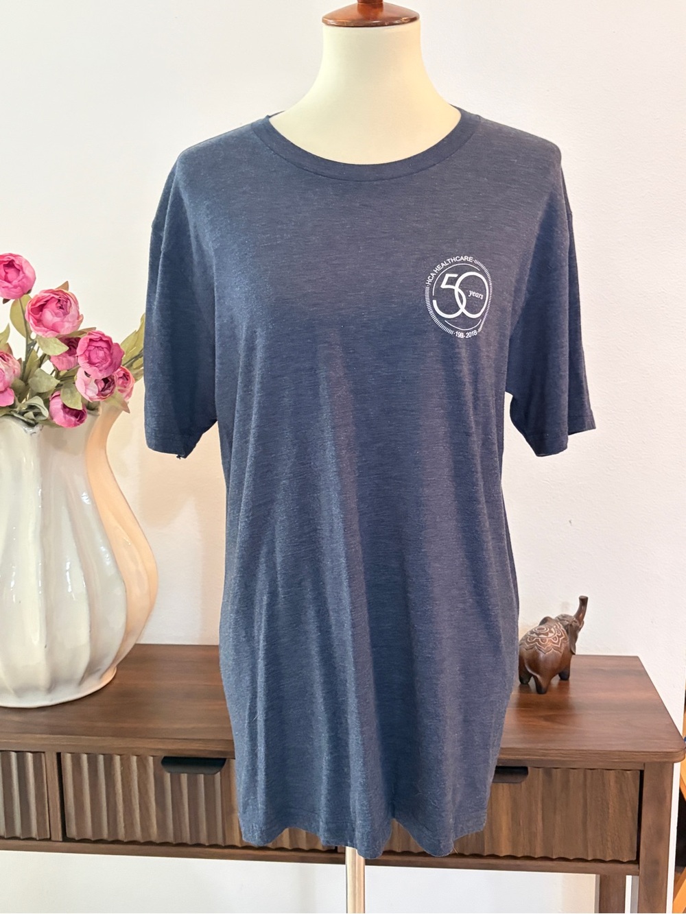 NWOT Unisex Navy Blue HCA Healthcare 50th Anniversary Logo T-Shirt Size Large
